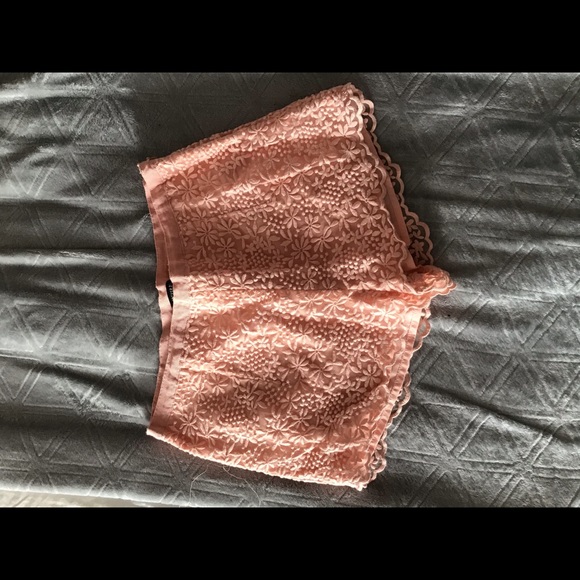 F21 lace high rise shorts - Picture 2 of 2